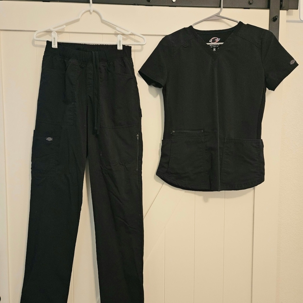 Dickies Women's Black Scrub Set